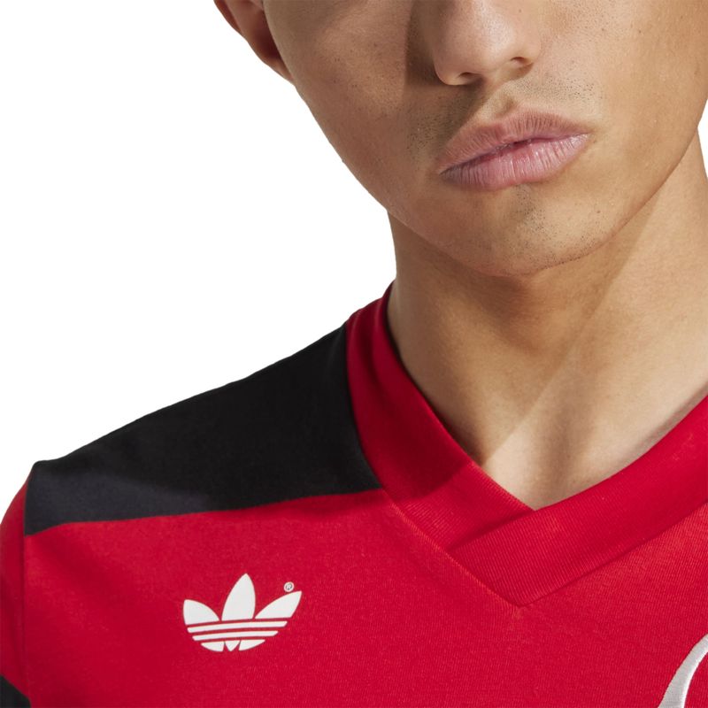 JF0433_8_APPAREL_On-Model_Detail-View-2_white.jpg